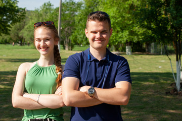 Naklejka premium Couple in love enjoying a walk on a sunny spring day.