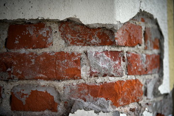 Ecke im alten Mauerwerk ohne Putz vom Maurer