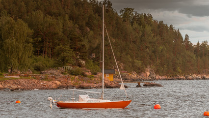 Drøbaksundet, drobkasundet, drobak ,Drøbak, oslofjorden, statek, kuter, łódz, jacht, żaglówka, fjord, góra, morze, zatoka, norwegia, norway, norge, skandynawia, scandinavia © Dreamnordno