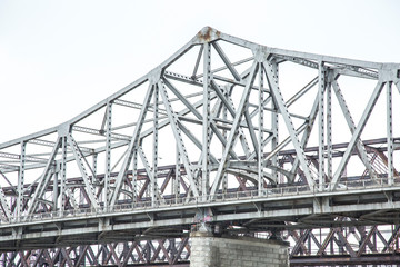 structured metal bridge