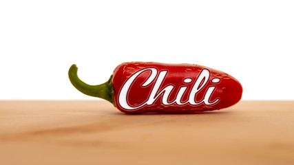 Roter Chili mit Chili Schriftzug