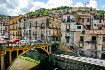 Fototapeta na wymiar View to street in old historical part of Cosenza, Italy. May 2012 (Cosenza Vecchia) 