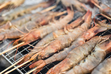 Many River Prawns was Grilled on Stove
