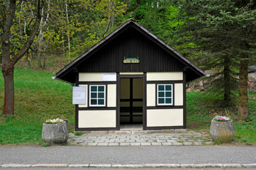 bushaltestelle in lückendorf, zittauer gebirge