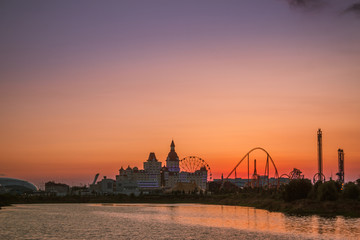Obraz premium sunset over the city