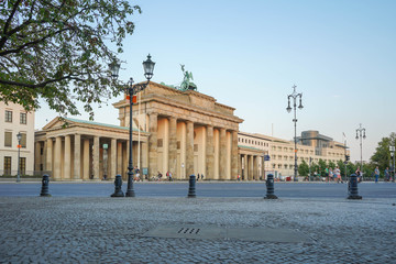 Obraz premium Brandenburger Tor in Berlin am Platz des 18. März