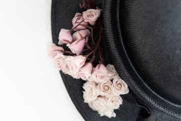 Hat with bouquet of roses