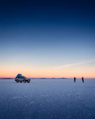 Obraz premium Amanecer en Salar de Uyuni
