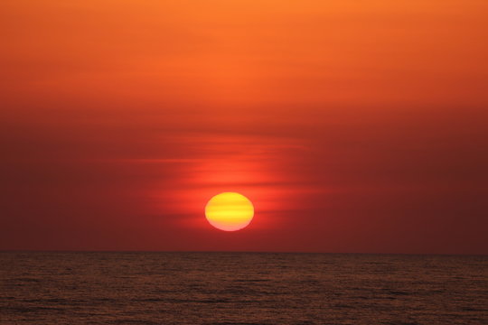 海に沈む夕日 © elycamera