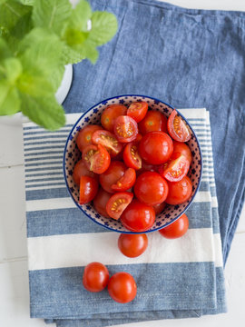 tomates cherry