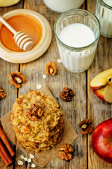 apples oats cinnamon cookies on a wood background