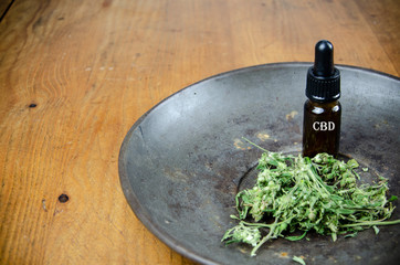 Schmerztherapie mit Cannabis CBD-Öl
