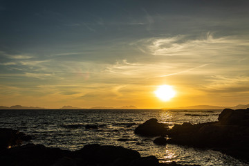 Puesta de sol tras las Islas Cíes