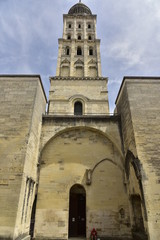 L'entrée principale de l'imposante cathédrale St-Front à Périgueux
