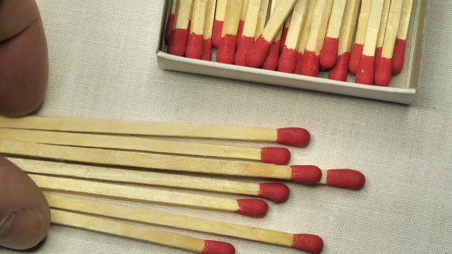 Streichh&ouml;zrt, Z&uuml;ndh&ouml;lzer in und au&szlig;erhalb der Schachtel
