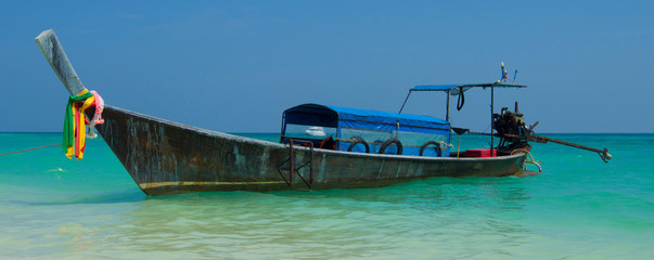 Fototapeta na wymiar boat in thailand