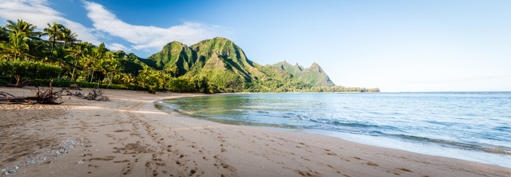 Tunnels Beach Panorama - Haena, Kauai Hawaii