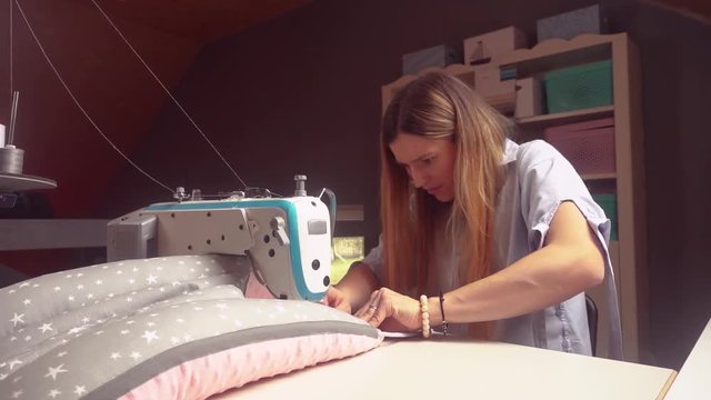 Concentrated seamstress using sewing machine