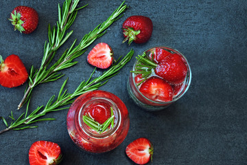 Summer detox drink with strawberries and rosemary. Strawberry lemonade. Keto diet. Keto drinks.