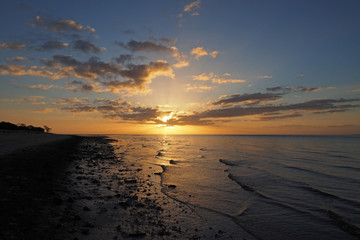 Fototapeta premium Sunrise over Florida Bay off East Cape Sable in Everglades National Park, Florida.