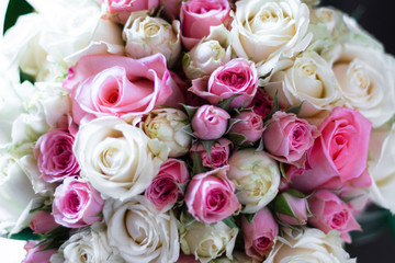 Obraz na płótnie Canvas bridal bouquet of white and pink