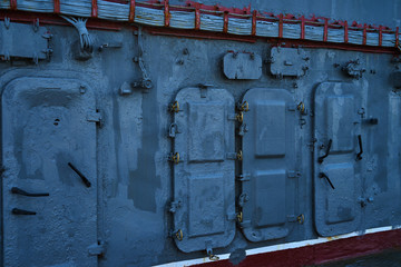 Image of battle cruiser doors.