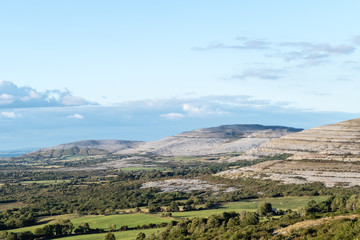 Fototapeta na wymiar Burren Hills Ballyvaughan Hügel