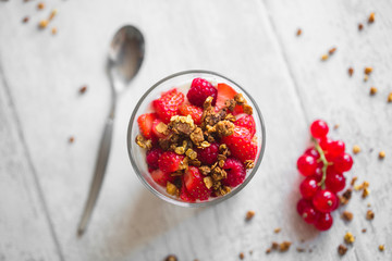 Verrine fruits rouges granola