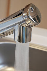 キッチンシンクと蛇口　4