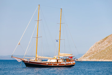 Fototapeta premium Retro Sailing ship yacht on the sea