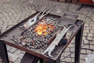 Forging tool and forge