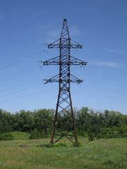 Openwork mast power lines