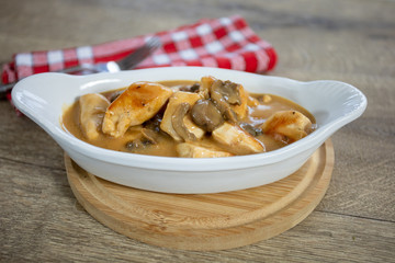 poulet aux champignons