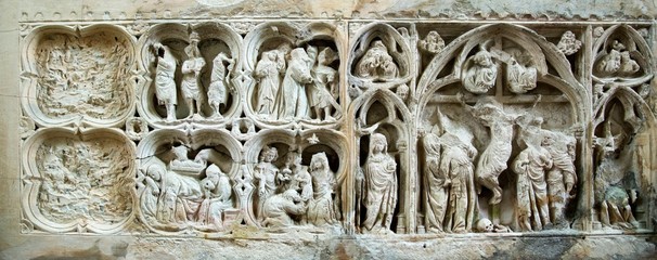 Retable roman dans l'abbaye de Fontenay, Marmagne, France