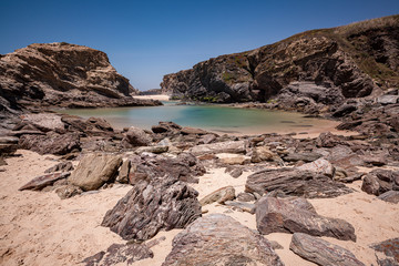 A Rota dos Pescadores na costa Vicentina, situada no sudoeste de Portugal, &eacute; caracterizada pelas suas forma&ccedil;&otilde;es rochosas e praias de &aacute;guas cristalinas.