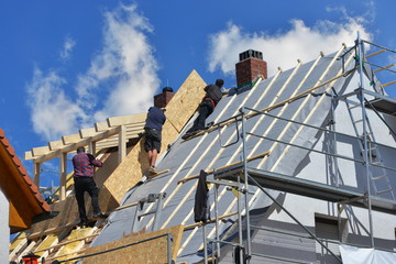 Dachsanierung: Neuaufbau von Dachverlattung, Gaube mit und ohne Ziegeldeckung