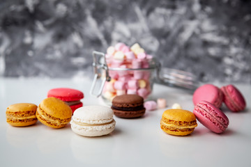Colorfull macaroons with marshmelows