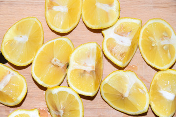 yellow sliced pieces of lemon