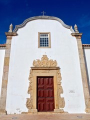 Fototapeta premium White church in Albufeira at the Algarve coast of Portugal