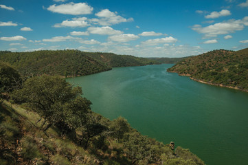 Obraz premium Valley with the Tagus River at the Monfrague National Park