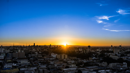Nascer do sol na capital do Pantanal