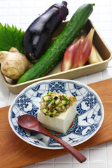 Japanese vegan cuisine, Dashi is Japanese chopped vegetable salad which is put on rice or tofu.