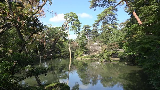 Hisago-ike Pond in Kenroku-en garden (one of the Three Japanese Great gardens). Kanazawa, Ishikawa, Japan