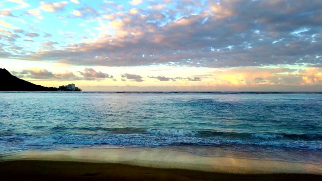 ハワイ、オアフ島の海と空の景色_11