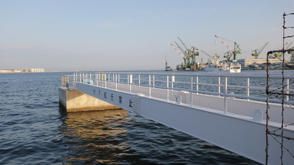 港