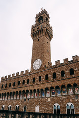 Obraz premium Palazzo Vecchio in which the city municipality is located. The rulers of the Florentine Republic and the Duchy of Tuscany have sat here for centuries | FLORENCE, ITALY - 14 SEPTEMBER 2018. 