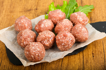 Raw meat balls