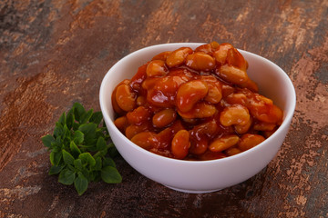 Baked kidney with tomato sauce