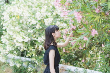 花と女性