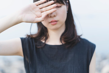 Fototapeta premium 海辺の女性